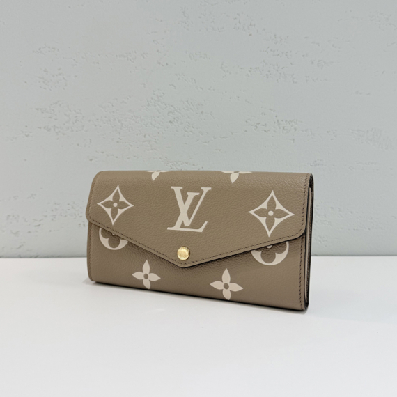 루이비통 사라 월릿 모노그램 바이컬러 장지갑 24년 내장칩 새상품 M81049