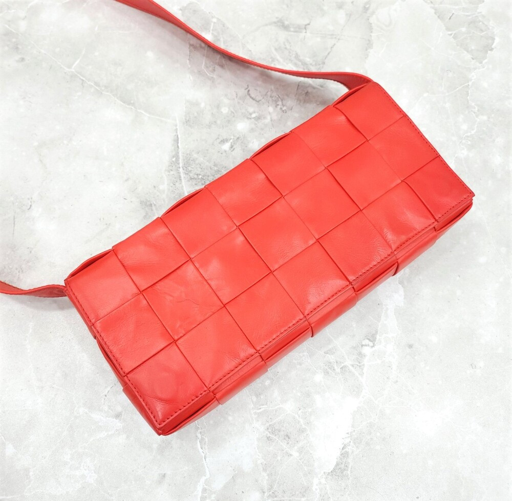 [럭스유] 보테가베네타 레드 인트레치아토 위빙 스트레치 카세트백