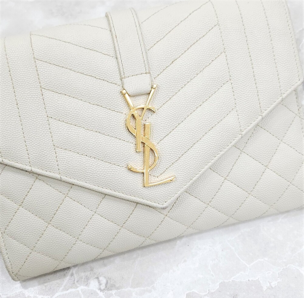 [럭스유] 생로랑 모노그램 엔벨로프 스트랩 클러치 651030