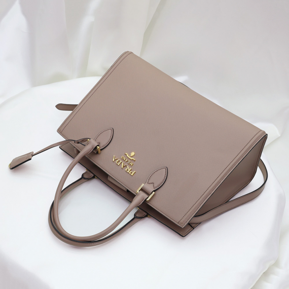 Prada(프라다) 1BA228 베이지 사피아노 럭스 금장 레터링 로고 토트백