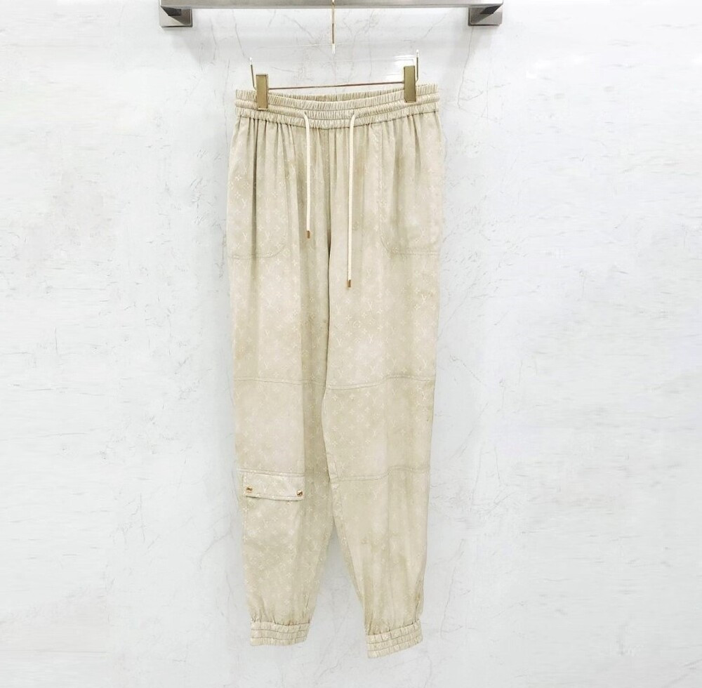 [럭스유] 40 / 루이비통 모노그램 실크 조거 팬츠 1A9XT0