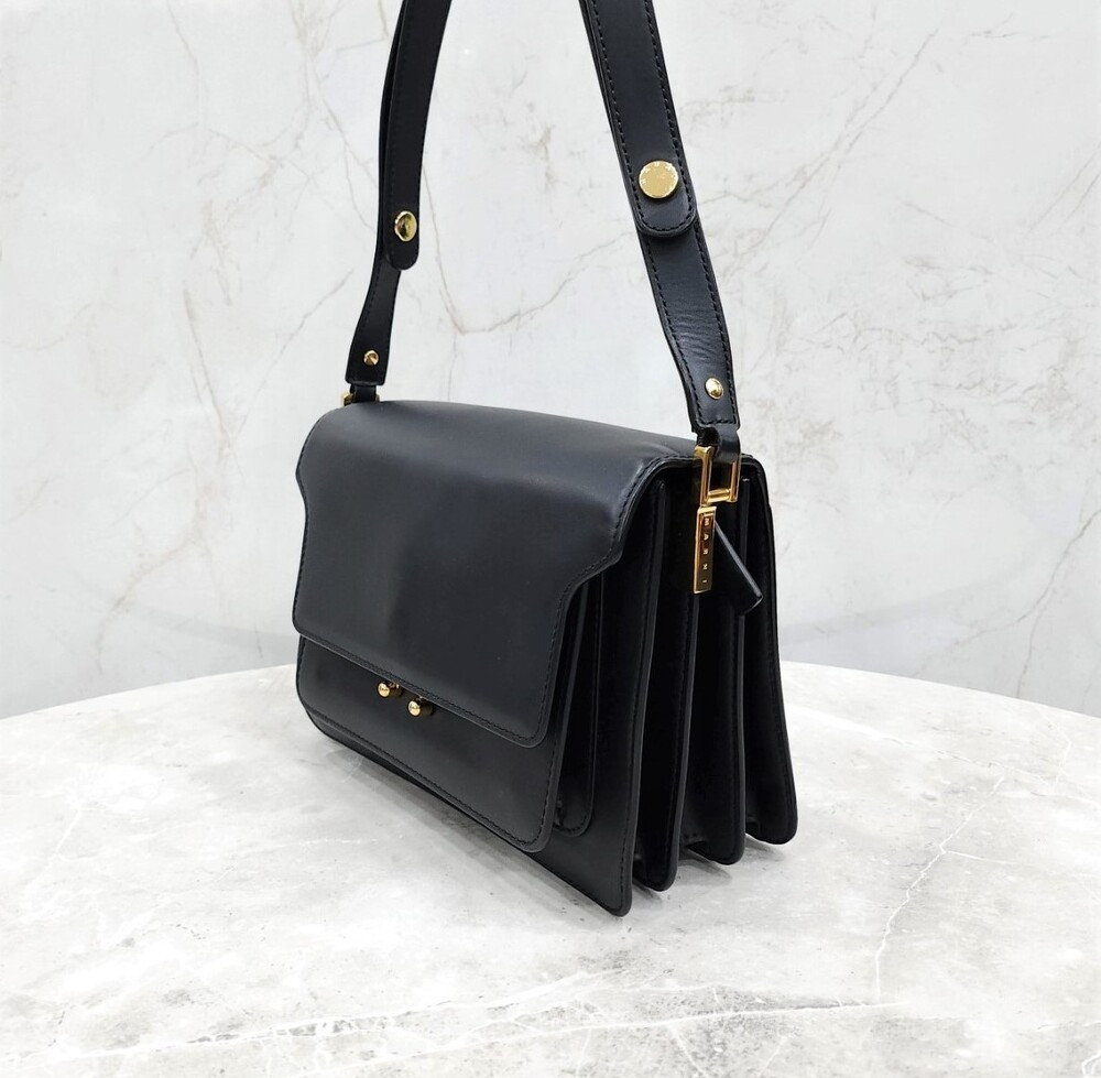 [럭스유] 마르니 블랙 레더 트렁크 숄더백