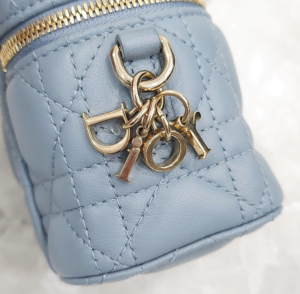 [럭스유] (새상품) 디올 까나쥬 레이디 마이크로 베니티 백 S0935ONMJ_M18B