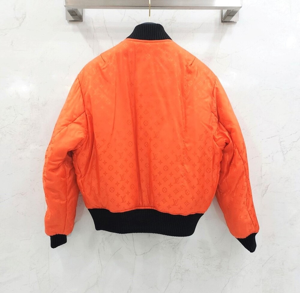 [럭스유] 48 / 루이비통 LV 모노그램 리버서블 보머 자켓