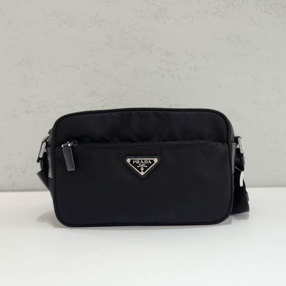 프라다 삼각로고 리나일론 숄더백 1BC167