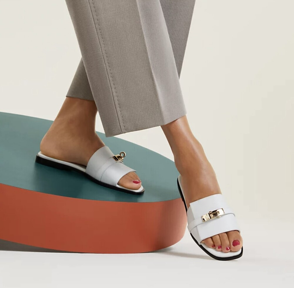 [럭스유] 37 / 에르메스 화이트 줄리아 켈리 버클 샌들 H232129Z