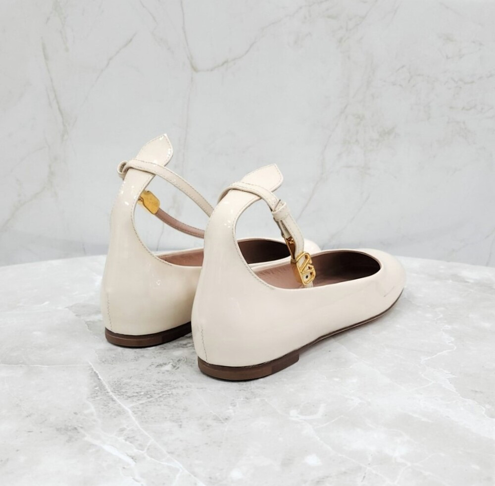 [럭스유] (새상품) 36 / 발렌티노 가라바니 에나멜 플랫 슈즈