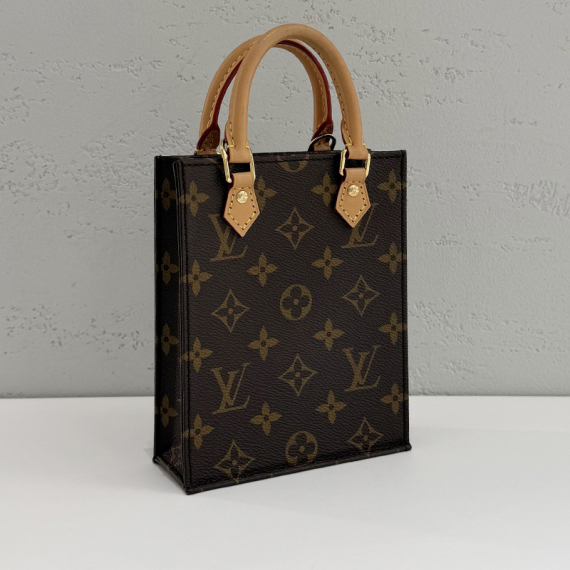 루이비통 쁘띠 삭 플라 토트백 23년 내장칩 M81295