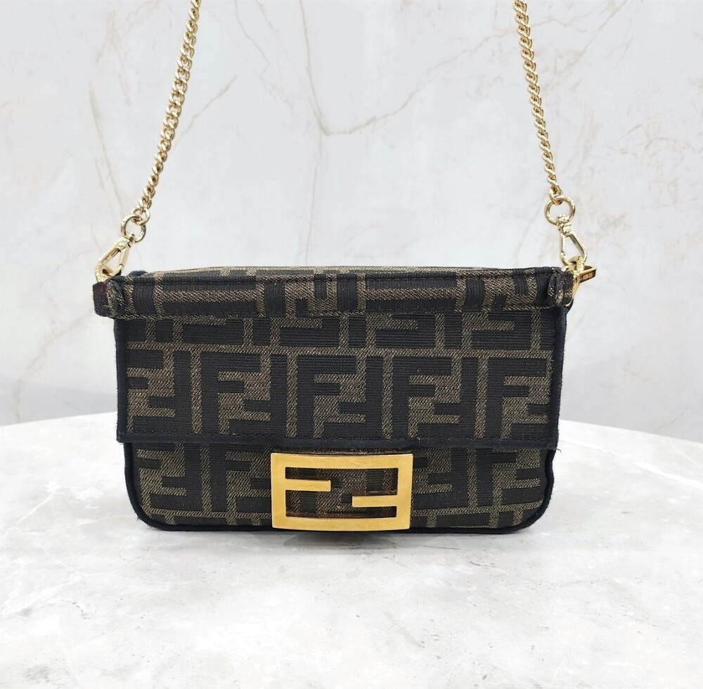 [럭스유] 펜디 FF 자카드 바게트 미니 체인백 8BS017