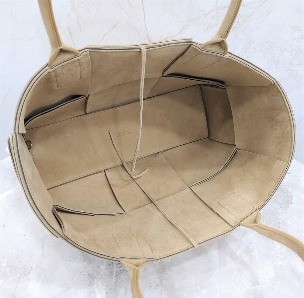 [럭스유] 보테가베네타 스웨이드 아르코 미디엄 토트백 609175