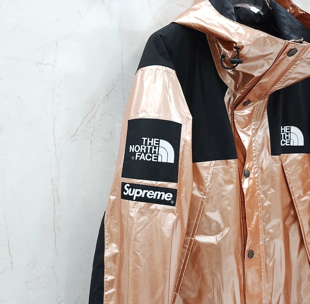 [럭스유] S / 슈프림 X 노스페이스 메탈릭 마운틴 파카 로즈골드