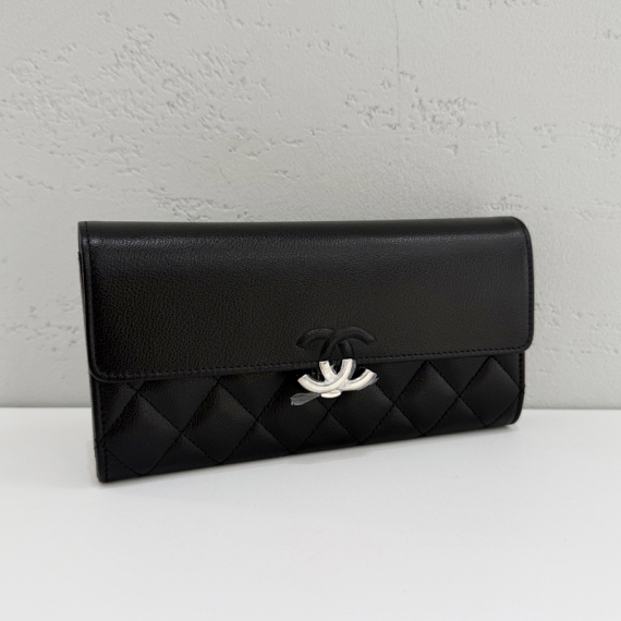 샤넬 CC로고 은장 그레인 플랩 장지갑 31번대 새상품 A84426