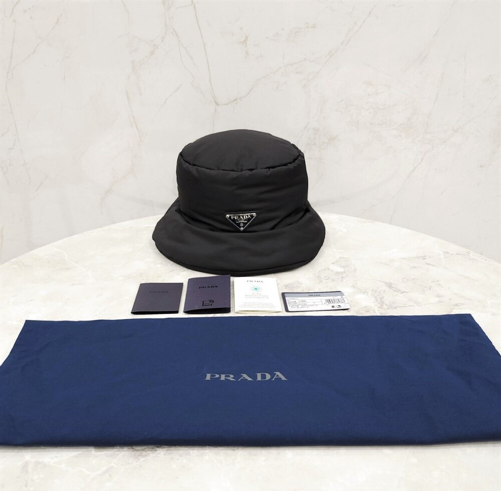 [럭스유] (새상품) 프라다 삼각로고 패딩 버킷햇 M 2HC248