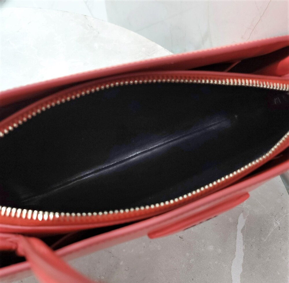 [럭스유] 프라다 핑크 삼각로고 브러쉬 레더 토트백