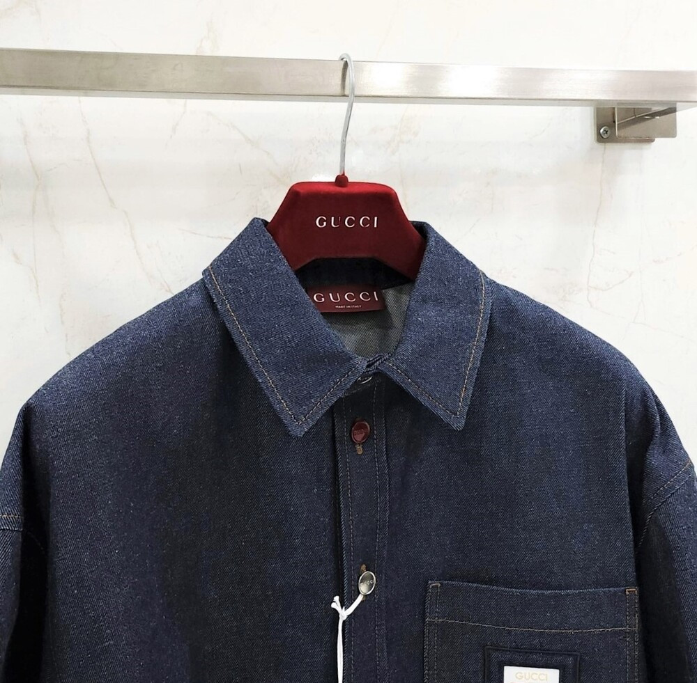 [럭스유] (새상품) 50 / 구찌 웹 밴드 라벨 데님 셔츠 819406