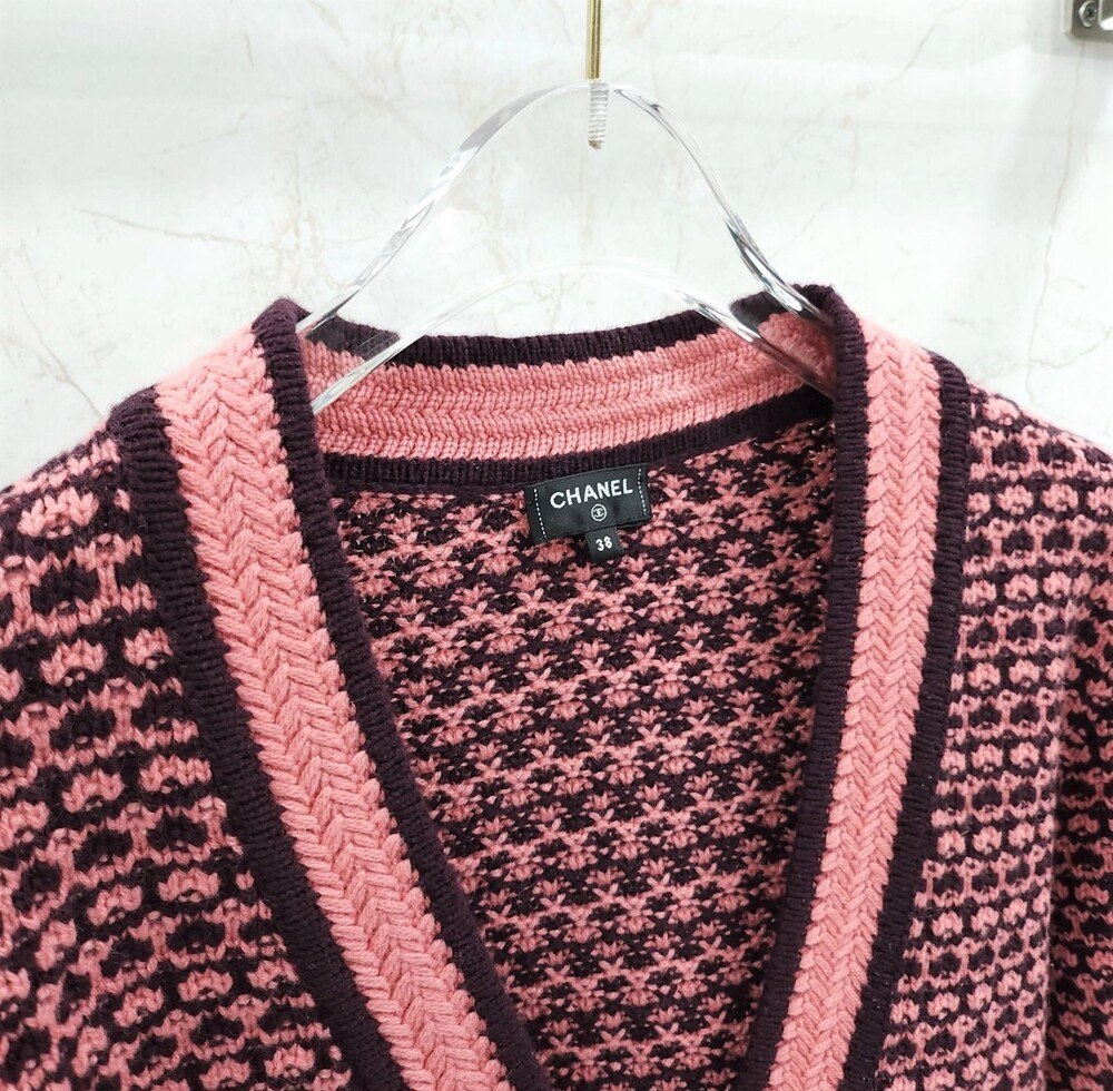 [럭스유] 38 / 샤넬 공방 브이넥 투포켓 CC로고 캐시미어 가디건 P75413