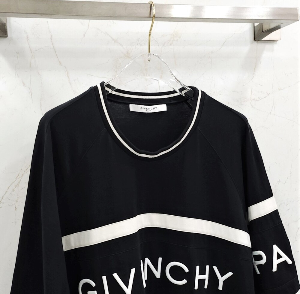 [럭스유] XL / 지방시 로고 자수 오버 반팔 티셔츠