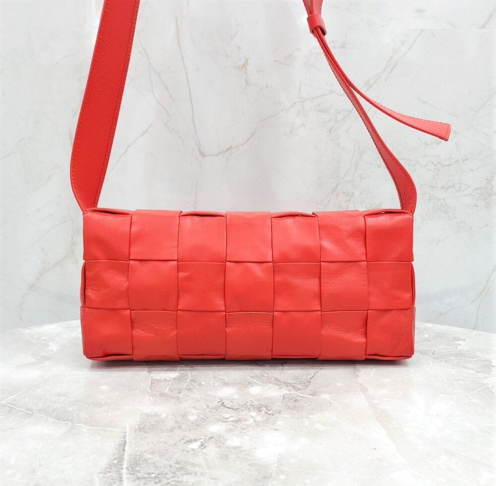 [럭스유] 보테가베네타 레드 인트레치아토 위빙 스트레치 카세트백