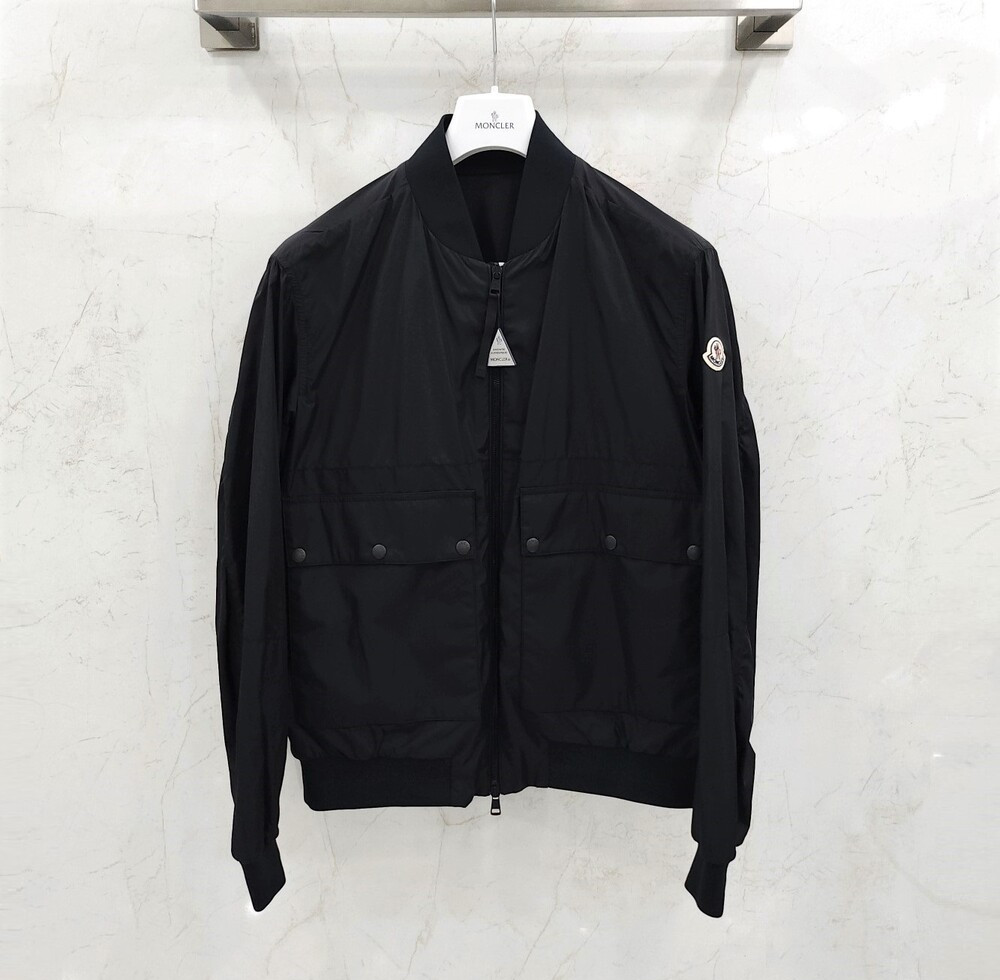 [럭스유] 3 / 몽클레어 IWAO 포켓 삼선 바람막이 자켓 블랙