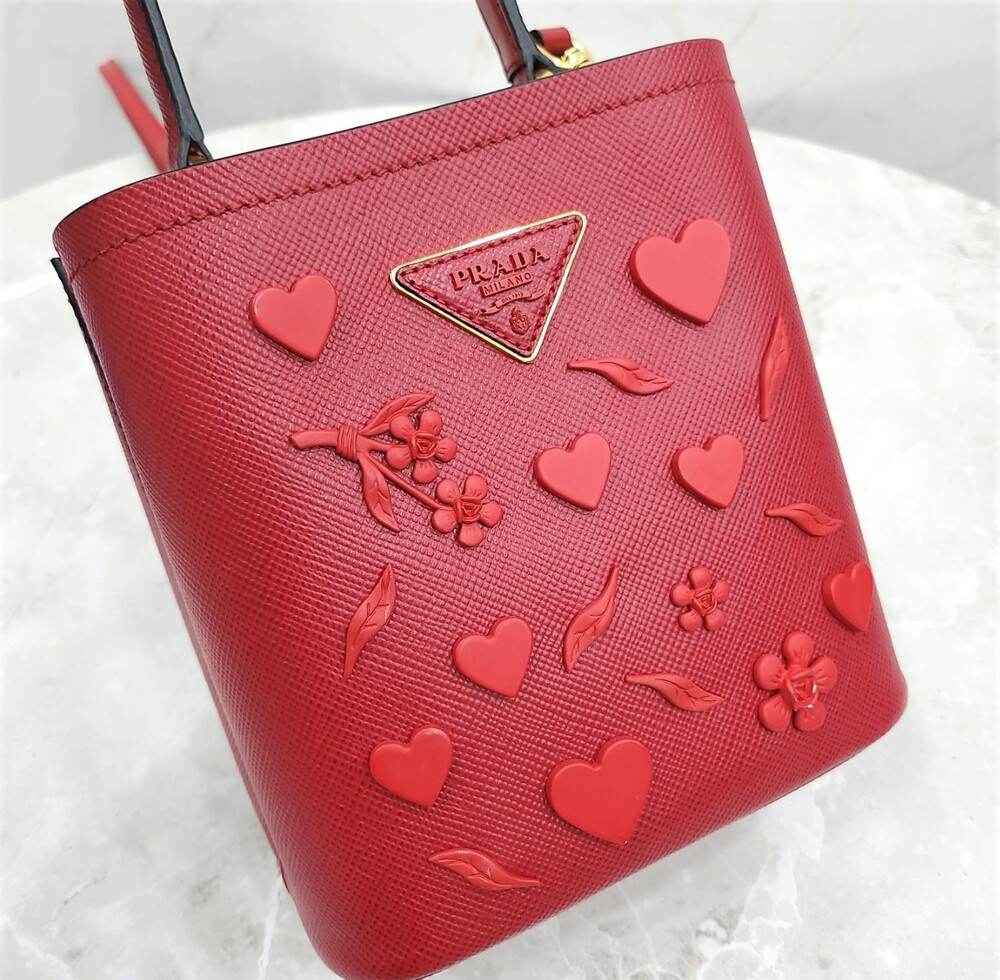 [럭스유] 프라다 사피아노 레더 하트 파니에 백 스몰