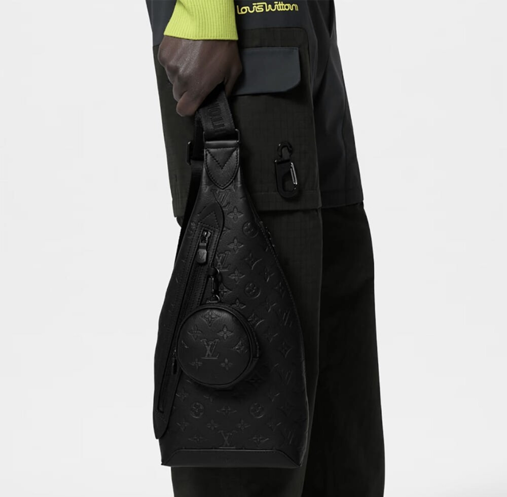 [럭스유] 루이비통 쉐도우 모노그램 듀오 레더 슬링백 M21890