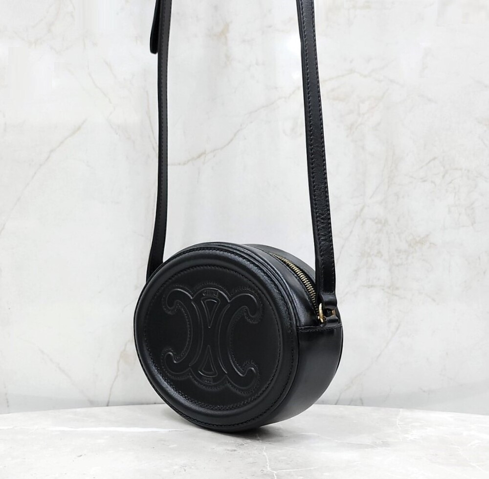 [럭스유] 셀린느 퀴르 트리오페 오벌 펄스 숄더백 10I703DPQ