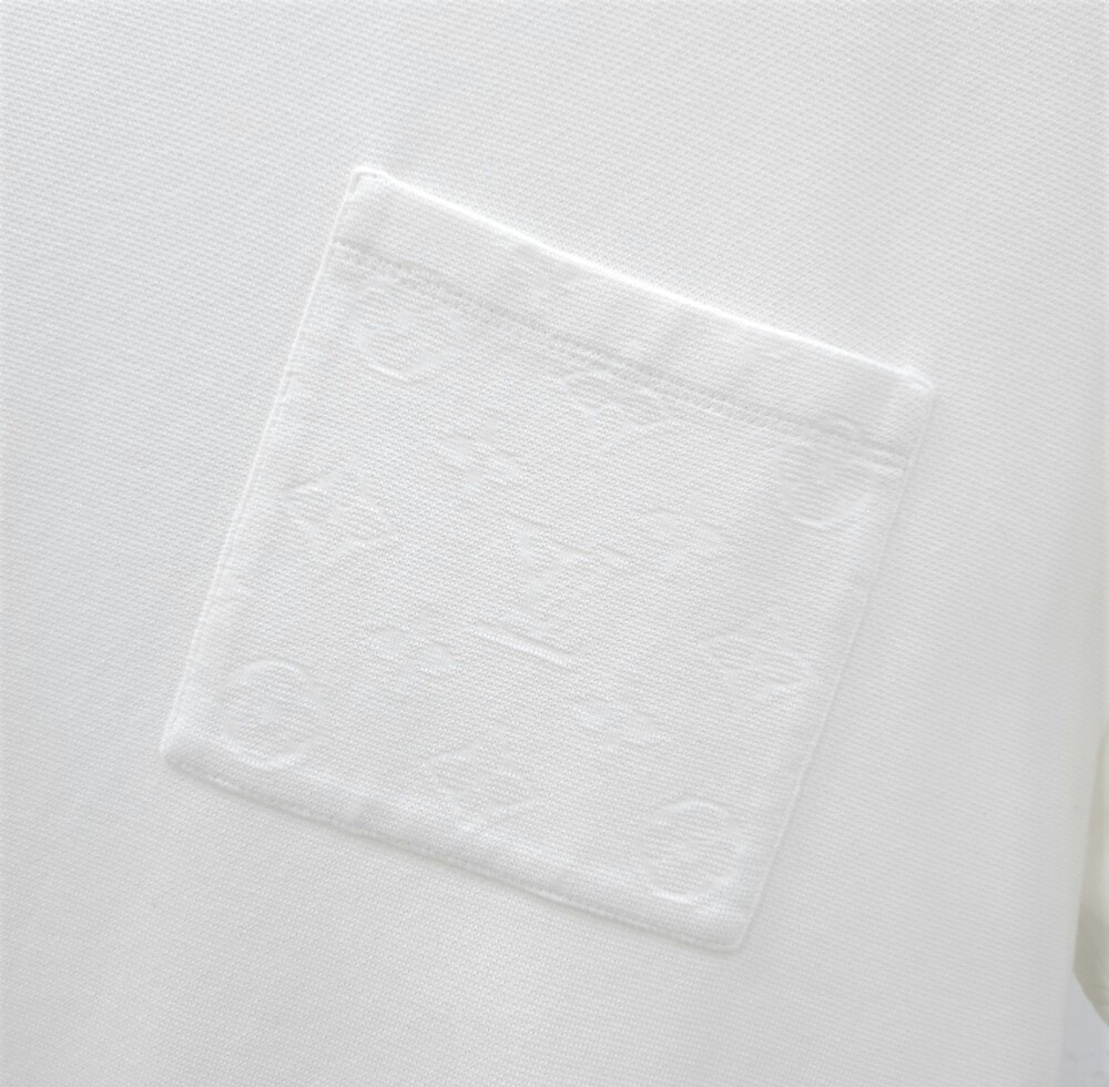 [럭스유] XXL / 루이비통 화이트 3D 모노그램 포켓 반팔 1AFBAB