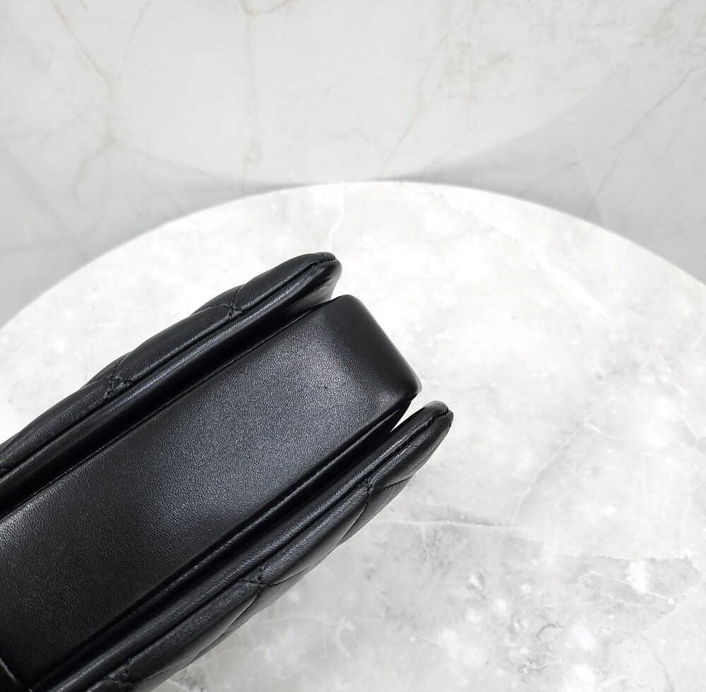 [럭스유] 샤넬 블랙 트렌디 CC 라지 탑핸들 체인 숄더백 23번대 A92237