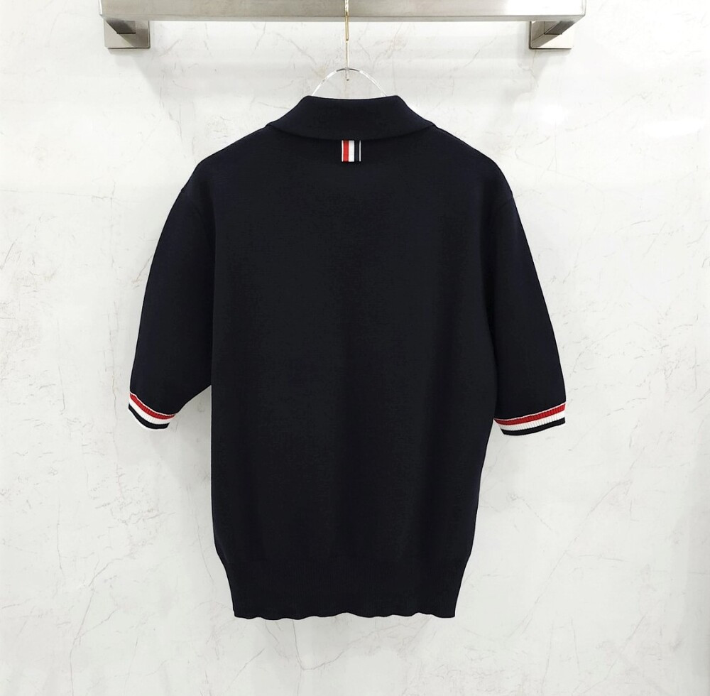 [럭스유] (새상품) 3 / 톰브라운 RWB 트리밍 밀라노 스티치 반팔 카라티 MKP056A