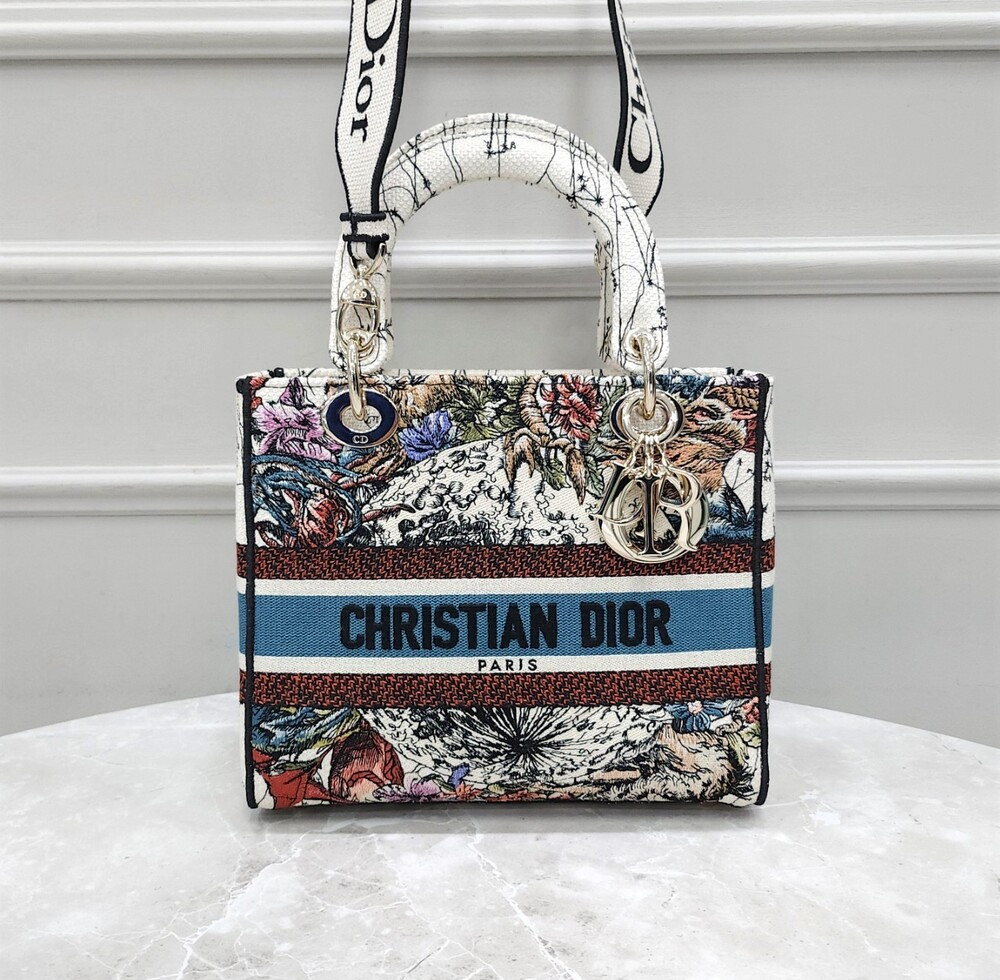 [럭스유] 디올 자수 레이디 디라이트 백 미디엄 라떼 멀티