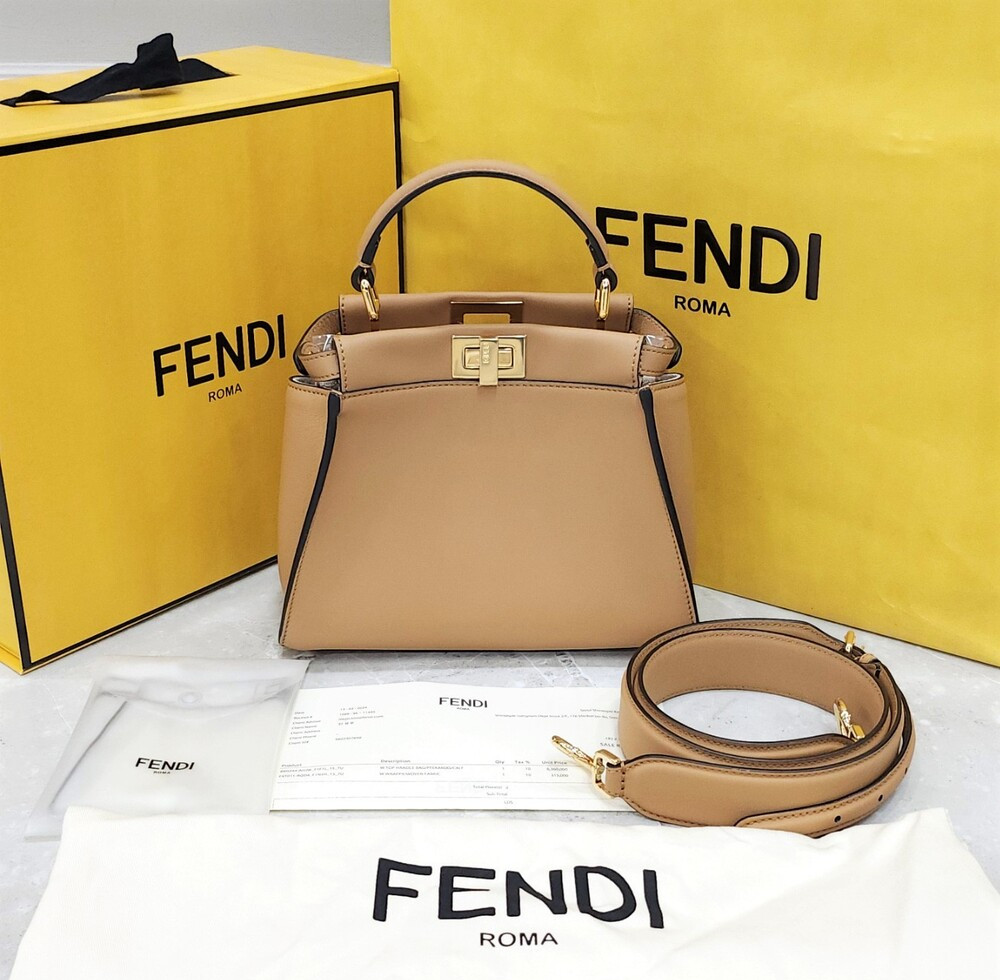 [럭스유] 펜디 미니 피카부 레더 백