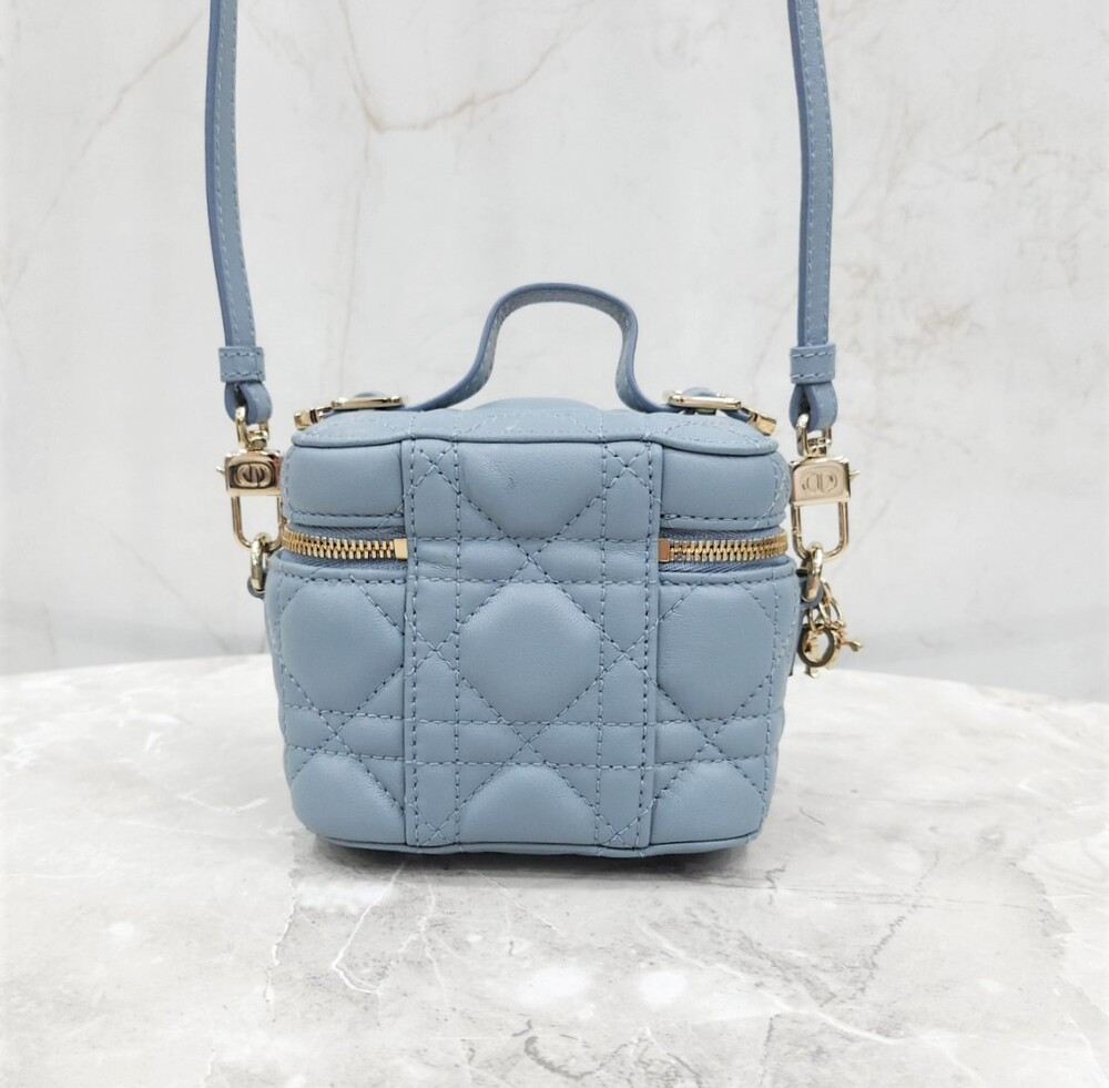 [럭스유] (새상품) 디올 까나쥬 레이디 마이크로 베니티 백 S0935ONMJ_M18B