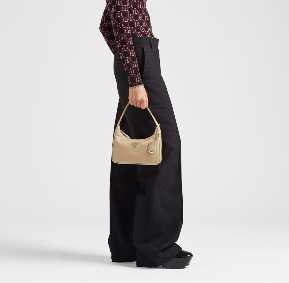 [럭스유] 프라다 삼각로고 리나일론 테수토 호보백 데저트 베이지 1NE515