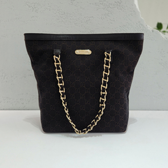 구찌 GG 로고 자가드 금장 체인 바겟 숄더백 196750