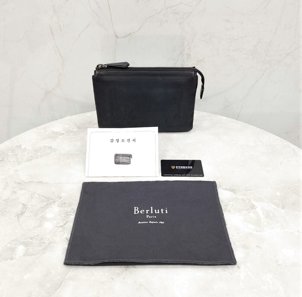 [럭스유] 벨루티 테르시오 스크리토 레더 파우치