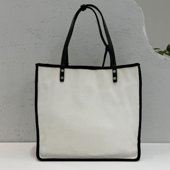 샤넬 CC로고 캔버스 화이트 블랙 토트백 20번대 A92884