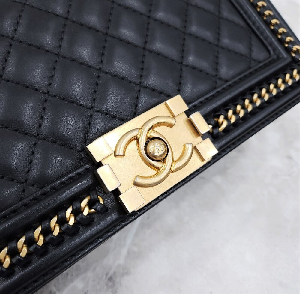 [럭스유] 샤넬 탑핸들 보이백 미디움 금장 체인 숄더백 26번대 A94804