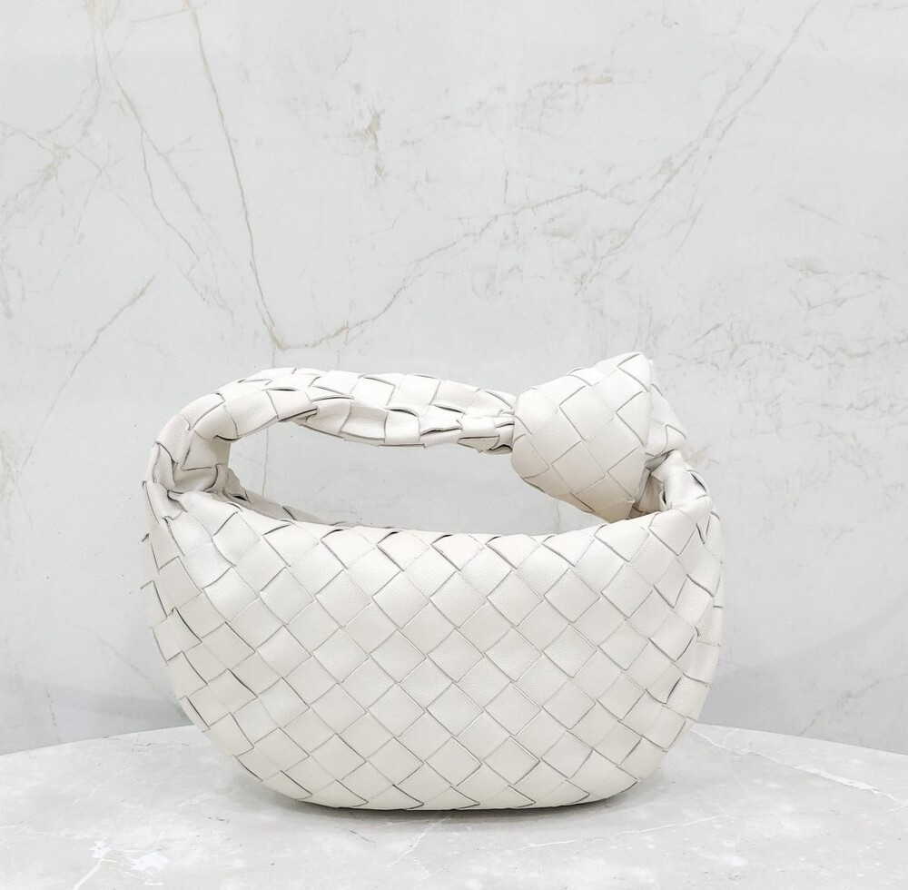 [럭스유] 보테가베네타 화이트 인트레치아토 미니 조디 호보백 651876