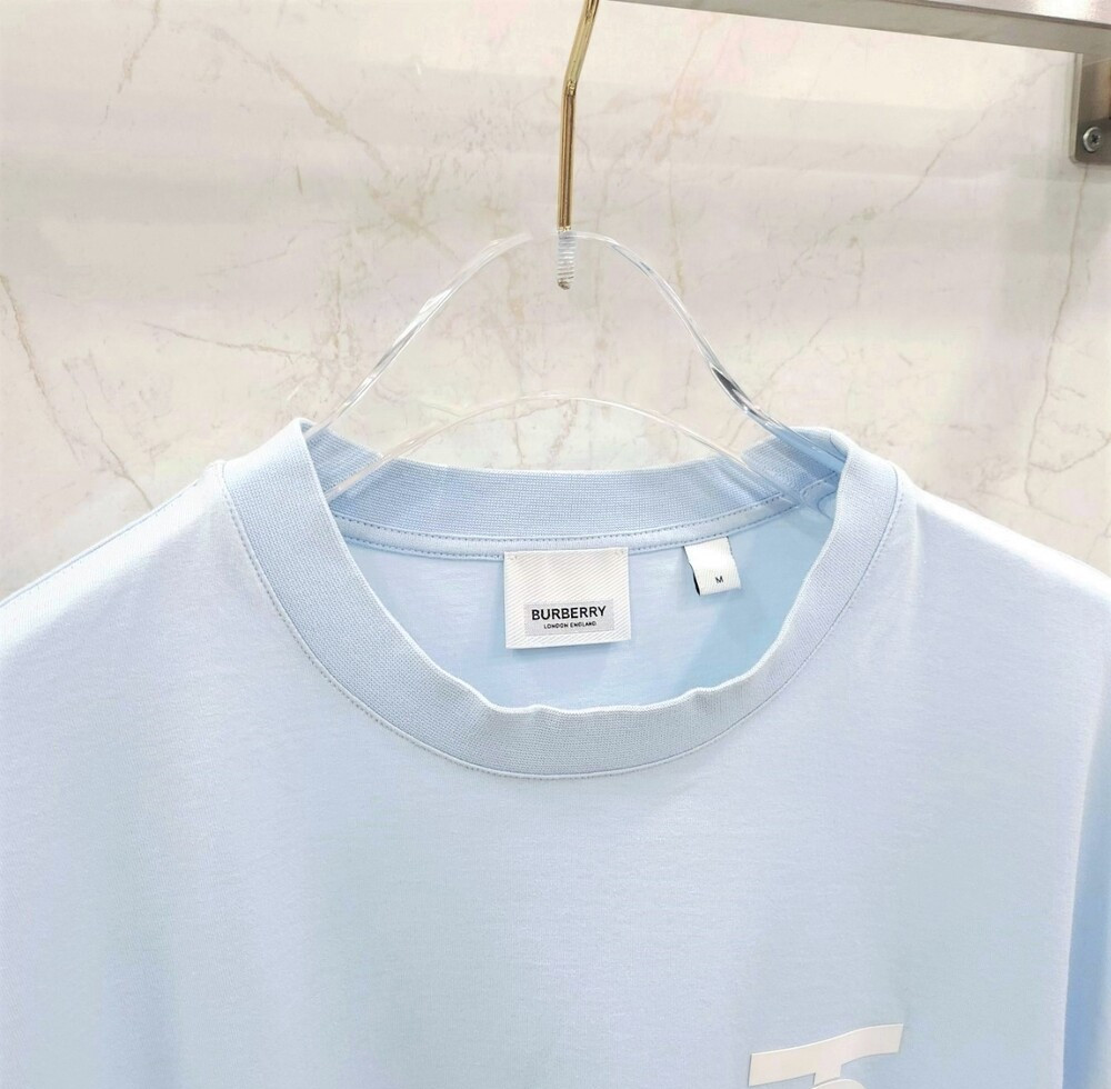 [럭스유] M / 버버리 TB 로고 프린팅 반팔 티셔츠