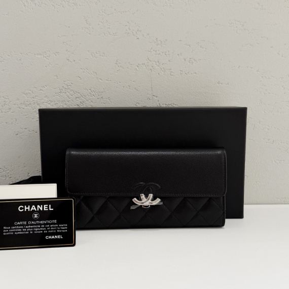 샤넬 CC로고 은장 그레인 플랩 장지갑 31번대 새상품 A84426