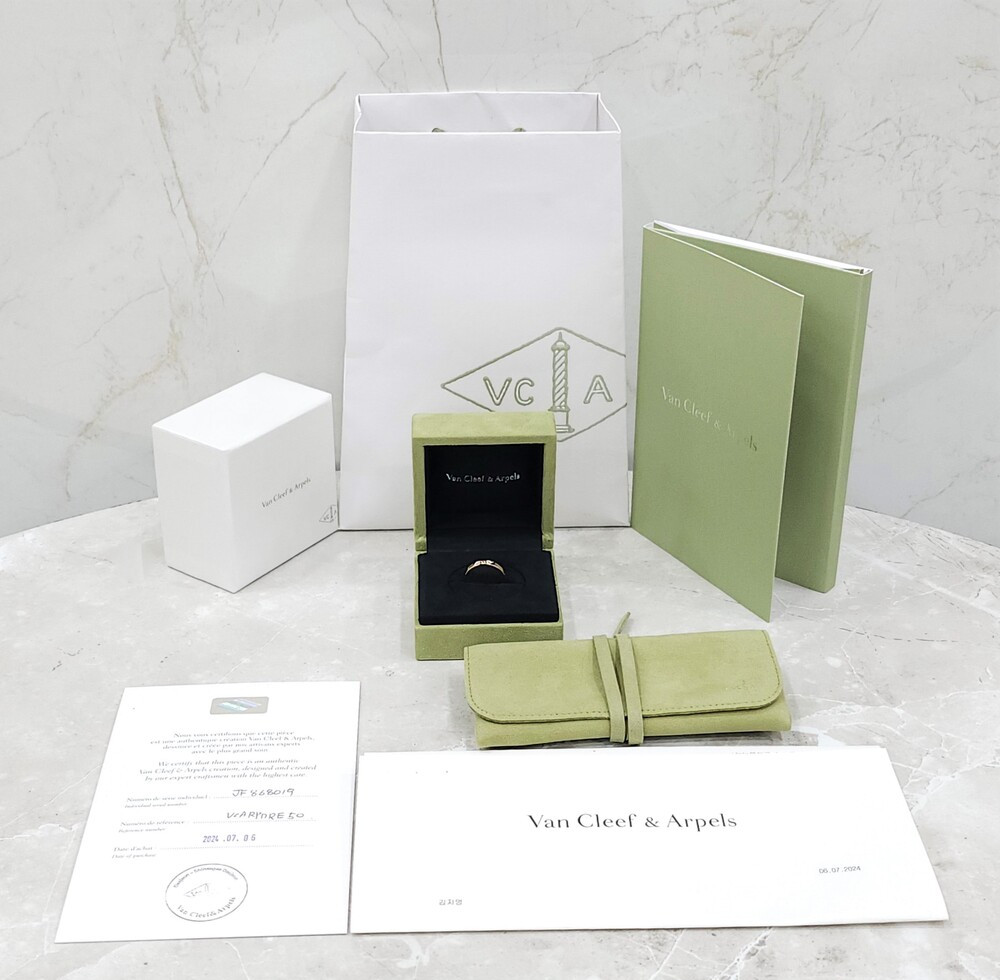 [럭스유] 반클리프앤아펠 뚜쥬르 시그니처 에또왈 웨딩 밴드 50호 VCARP7RE00