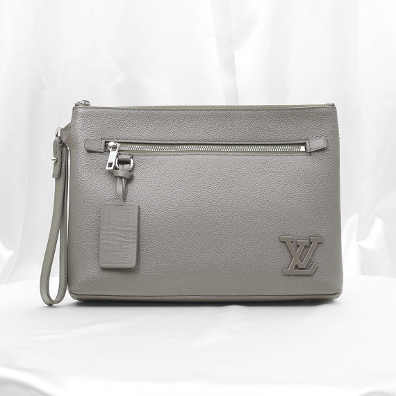 Louis Vuitton(루이비통) M81735 카키 레더 테이크 오프 아이패드 파우치 클러치