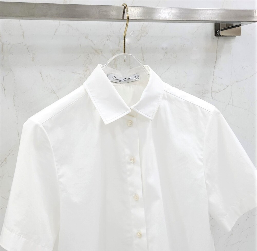 [럭스유] 34 / 디올 크롭 버튼 업 블라우스 111B61A3356