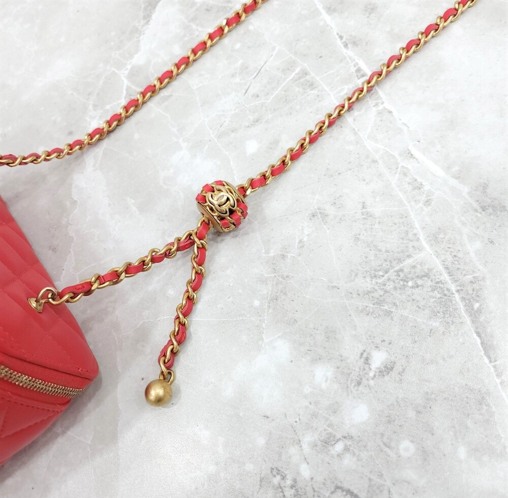 [럭스유] (새상품) 샤넬 직사각 코스메틱 베니티 백 골든볼 32번대