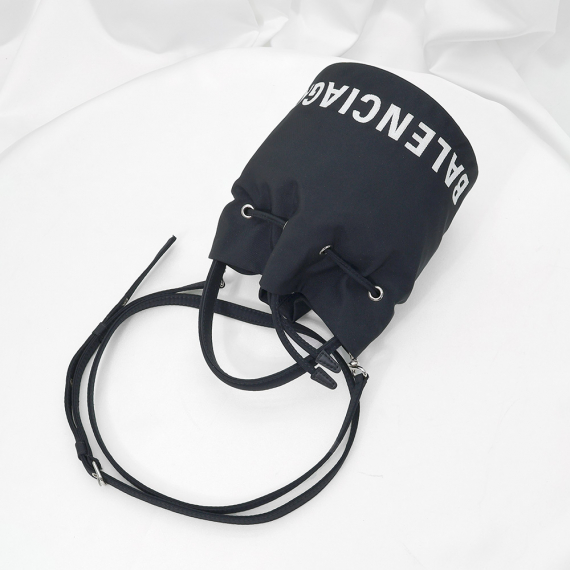 Balenciaga(발렌시아가) 619458 블랙 나일론 휠 XS 드로스트링 버킷 2WAY