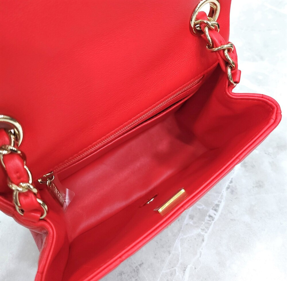 [럭스유] (새상품) 샤넬 램스킨 큐브 체인 미니 플랩백 AS3744