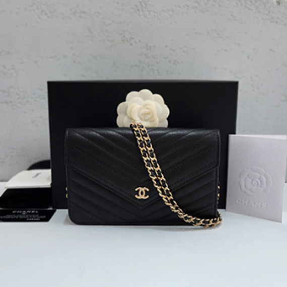 샤넬 쉐브론 WOC 미니 크로스백 26번대 A84350