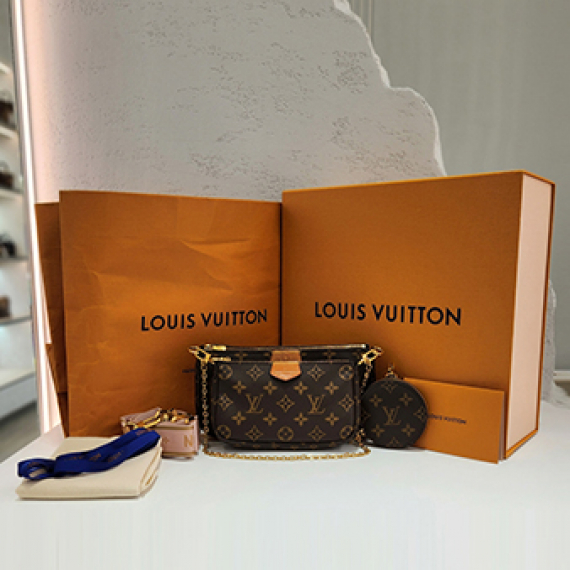 루이비통 멀티 포쉐트 악세수아 라이트 핑크 크로스백 내장칩 M44840