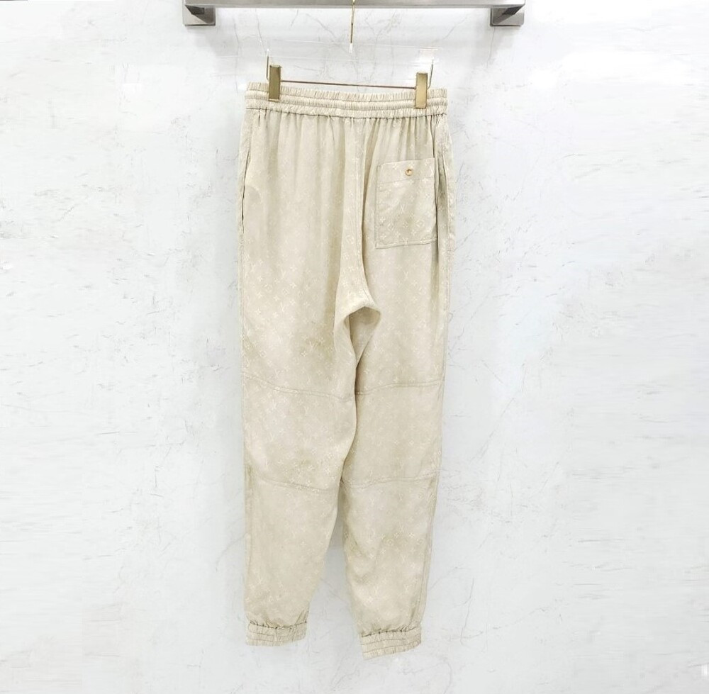 [럭스유] 40 / 루이비통 모노그램 실크 조거 팬츠 1A9XT0