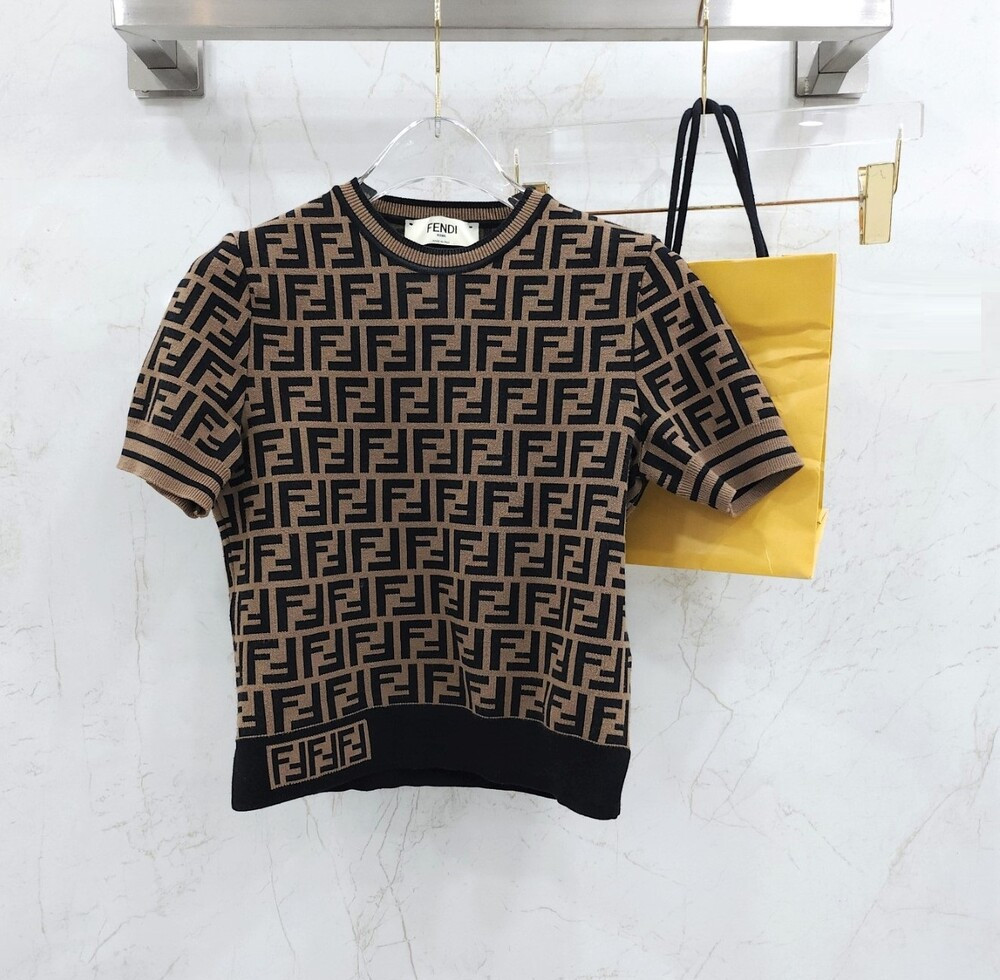 [럭스유] 36 / 펜디 FF 모티프 패브릭 스웨터 니트 FZY702